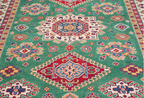 Kazak Green Hand Knotted 58 X 80 Area Rug 700-157742 Image 5