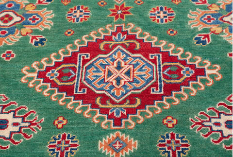 Kazak Green Hand Knotted 58 X 80 Area Rug 700-157742 Image 6