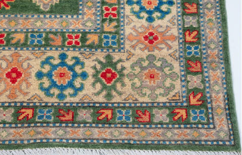 Kazak Green Hand Knotted 59 X 79 Area Rug 700-157761 Image 4