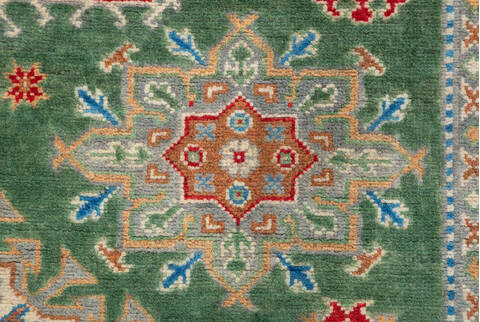Kazak Green Hand Knotted 59 X 79 Area Rug 700-157761 Image 6