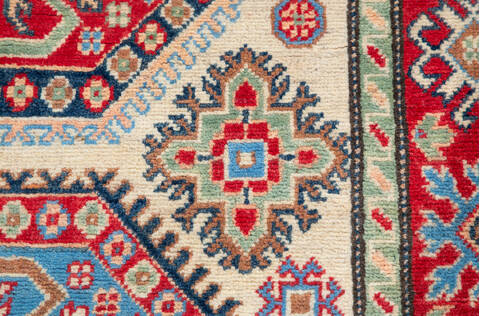 Kazak Beige Hand Knotted 39 X 59 Area Rug 700-157766 Image 6