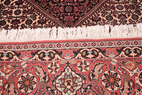Bidjar Beige Hand Knotted 69 X 99 Area Rug 400-16418 Image 7