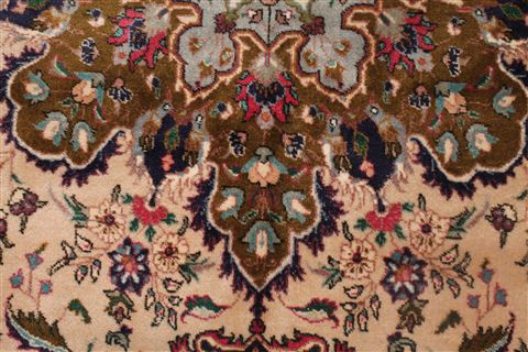 Tabriz Beige Hand Knotted 66 X 91 Area Rug 400-16432 Image 10
