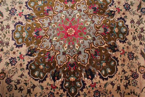 Tabriz Beige Hand Knotted 66 X 91 Area Rug 400-16432 Image 11