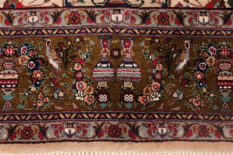 Tabriz Beige Hand Knotted 66 X 91 Area Rug 400-16432 Image 5