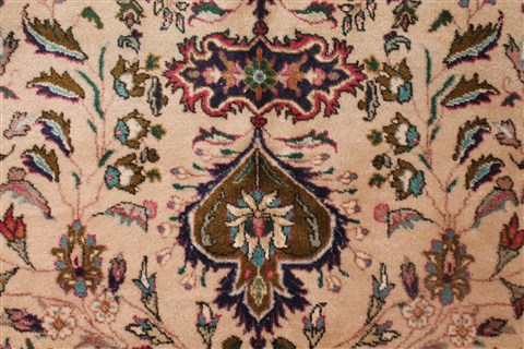 Tabriz Beige Hand Knotted 66 X 91 Area Rug 400-16432 Image 9