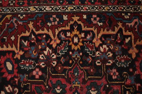 Bakhtiar Red Hand Knotted 86 X 121 Area Rug 400-16503 Image 20