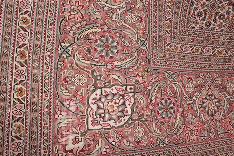 Tabriz White Hand Knotted 83 X 117 Area Rug 400-16568 Image 3