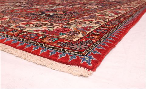 Bakhtiar Red Hand Knotted 68 X 99 Area Rug 400-16573 Image 9