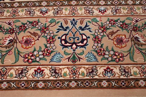 Isfahan White Hand Knotted 43 X 66 Area Rug 400-16640 Image 13