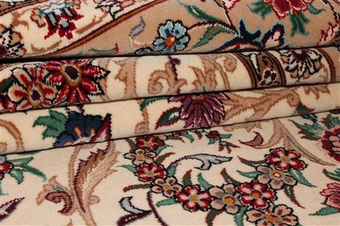 Isfahan White Hand Knotted 43 X 66 Area Rug 400-16640 Image 21