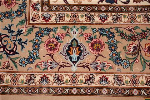 Isfahan White Hand Knotted 43 X 66 Area Rug 400-16640 Image 2
