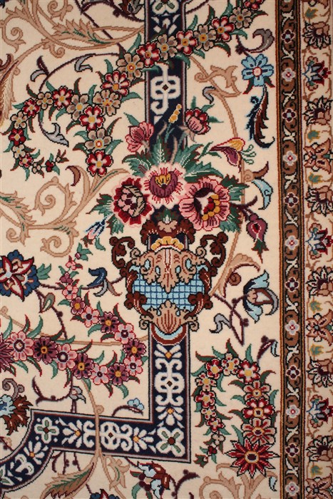 Isfahan White Hand Knotted 43 X 66 Area Rug 400-16640 Image 7