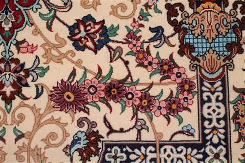 Isfahan White Hand Knotted 43 X 66 Area Rug 400-16640 Image 8