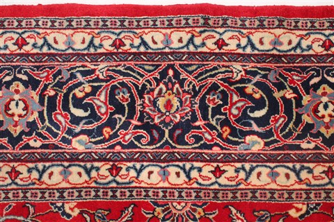 Sarouk Red Hand Knotted 89 X 127 Area Rug 400-16693 Image 18