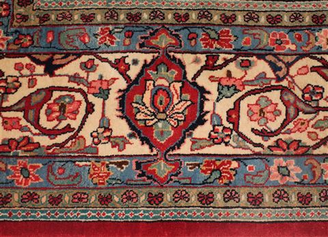 Sarouk Red Hand Knotted 92 X 121 Area Rug 400-16694 Image 18