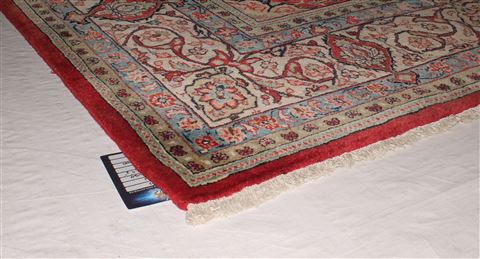 Sarouk Red Hand Knotted 92 X 121 Area Rug 400-16694 Image 9