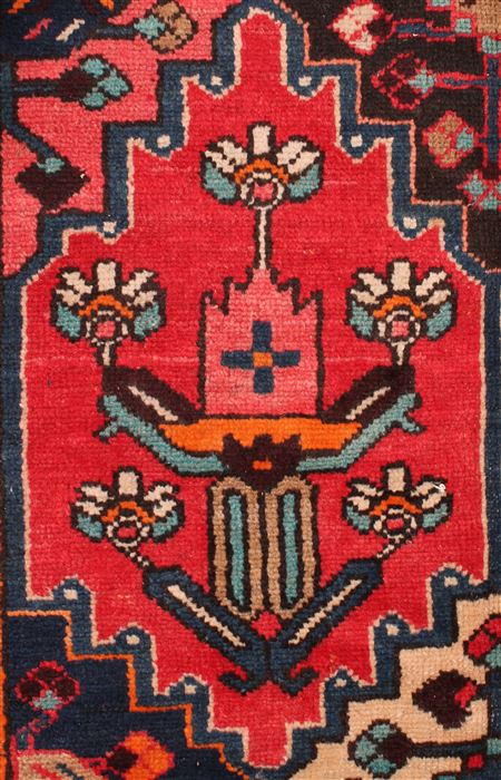 Bakhtiar Red Runner Hand Knotted 43 X 94 Area Rug 400-16736 Image 9