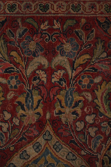 Sarouk Red Hand Knotted 89 X 127 Area Rug 400-16737 Image 13