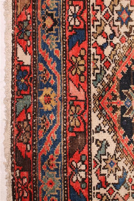 Malayer Red Hand Knotted 79 X 120 Area Rug 400-16740 Image 3