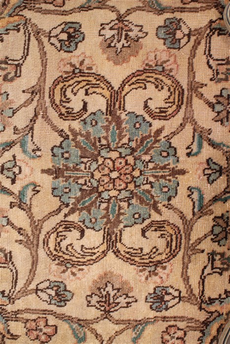 Tabriz Beige Hand Knotted 94 X 124 Area Rug 400-16773 Image 6