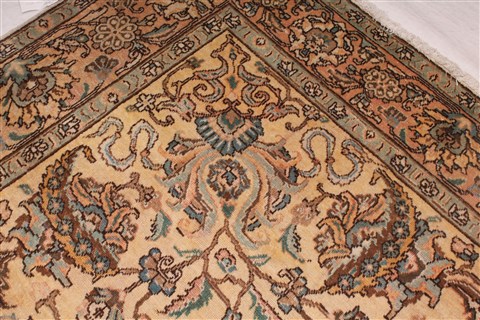 Tabriz Beige Hand Knotted 94 X 124 Area Rug 400-16773 Image 9