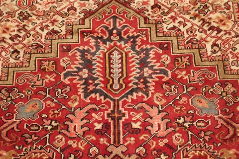 Heriz Red Hand Knotted 97 X 117 Area Rug 400-16774 Image 13