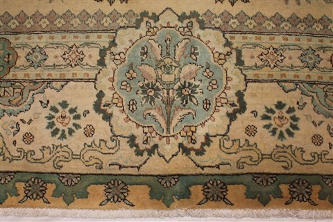 Tabriz Purple Hand Knotted 101 X 132 Area Rug 400-16786 Image 8