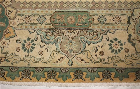 Tabriz Purple Hand Knotted 101 X 132 Area Rug 400-16786 Image 9