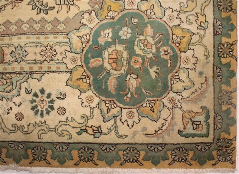 Tabriz Purple Hand Knotted 101 X 132 Area Rug 400-16786 Image 10