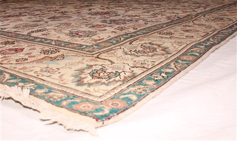 Tabriz White Hand Knotted 96 X 131 Area Rug 400-16804 Image 21