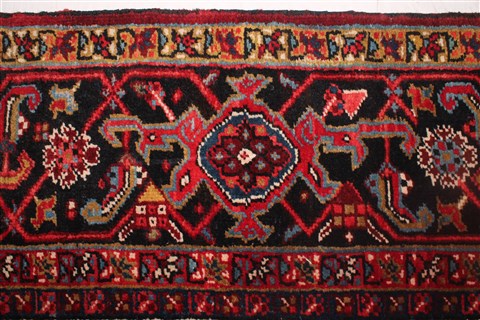 Heriz Red Hand Knotted 99 X 134 Area Rug 400-16812 Image 17