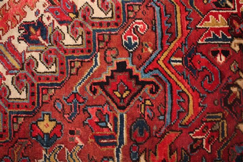 Heriz Red Hand Knotted 99 X 134 Area Rug 400-16812 Image 19