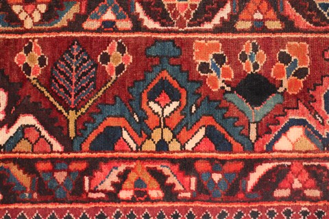 Bakhtiar Red Hand Knotted 98 X 124 Area Rug 400-16814 Image 14