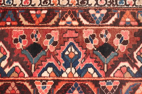 Bakhtiar Red Hand Knotted 98 X 124 Area Rug 400-16814 Image 15