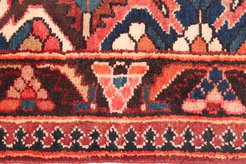 Bakhtiar Red Hand Knotted 98 X 124 Area Rug 400-16814 Image 16