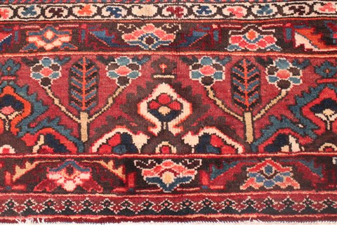Bakhtiar Red Hand Knotted 98 X 124 Area Rug 400-16814 Image 3