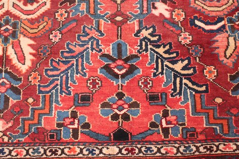 Bakhtiar Red Hand Knotted 98 X 124 Area Rug 400-16814 Image 4