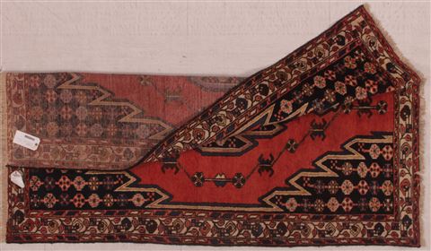 Mazlaghan Red Hand Knotted 43 X 63 Area Rug 400-16912 Image 15