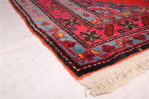 Bakhtiar Red Hand Knotted 46 X 73 Area Rug 400-16913 Image 4