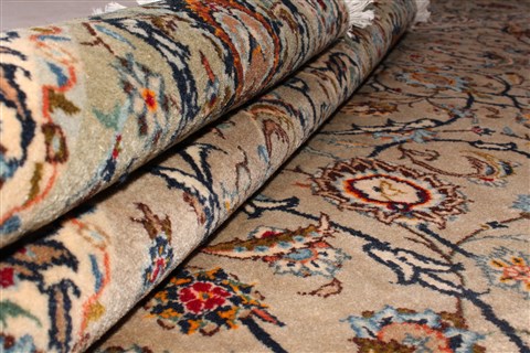 Kashan Beige Hand Knotted 89 X 125 Area Rug 400-16955 Image 25