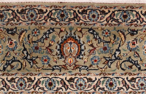 Kashan Beige Hand Knotted 89 X 125 Area Rug 400-16955 Image 9