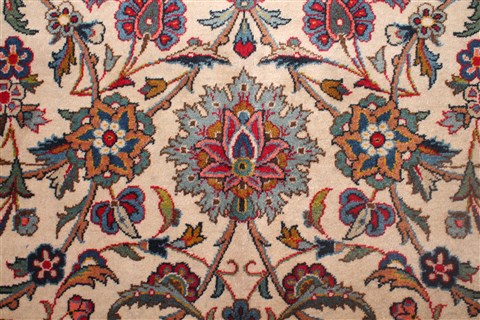 Kashan White Hand Knotted 92 X 136 Area Rug 400-16959 Image 13