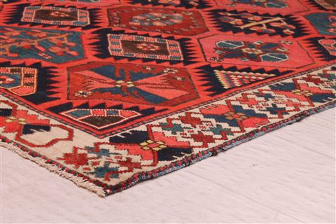 Bakhtiar Red Hand Knotted 50 X 73 Area Rug 400-16976 Image 21