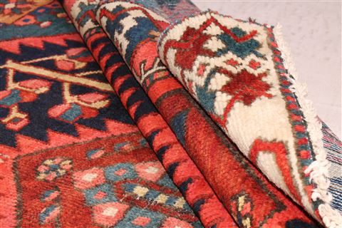Bakhtiar Red Hand Knotted 50 X 73 Area Rug 400-16976 Image 7
