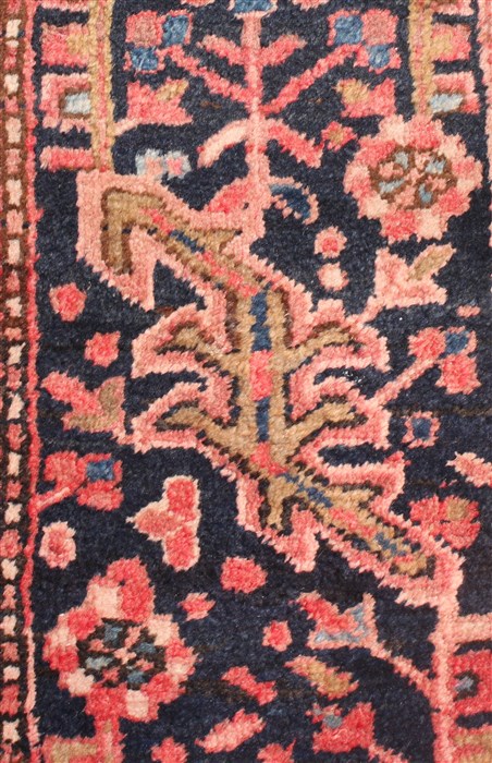 Heriz Red Hand Knotted 101 X 137 Area Rug 400-17072 Image 7