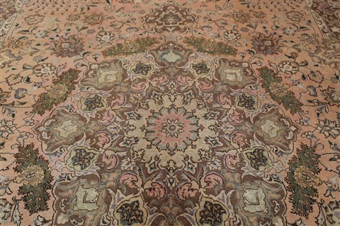 Tabriz Purple Hand Knotted 98 X 135 Area Rug 400-17131 Image 10