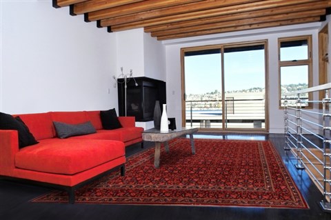 Modern Red Hand Knotted 101 X 130 Area Rug 400-17151 Image 3