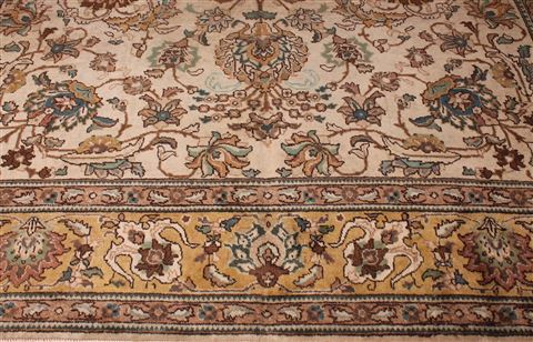 Tabriz Beige Hand Knotted 97 X 1211 Area Rug 400-17244 Image 6