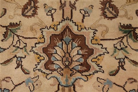 Tabriz Beige Hand Knotted 103 X 128 Area Rug 400-17247 Image 17